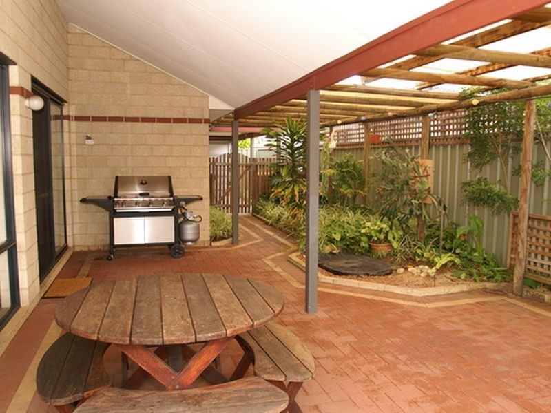 33 Lombe Gardens, Atwell WA 6164