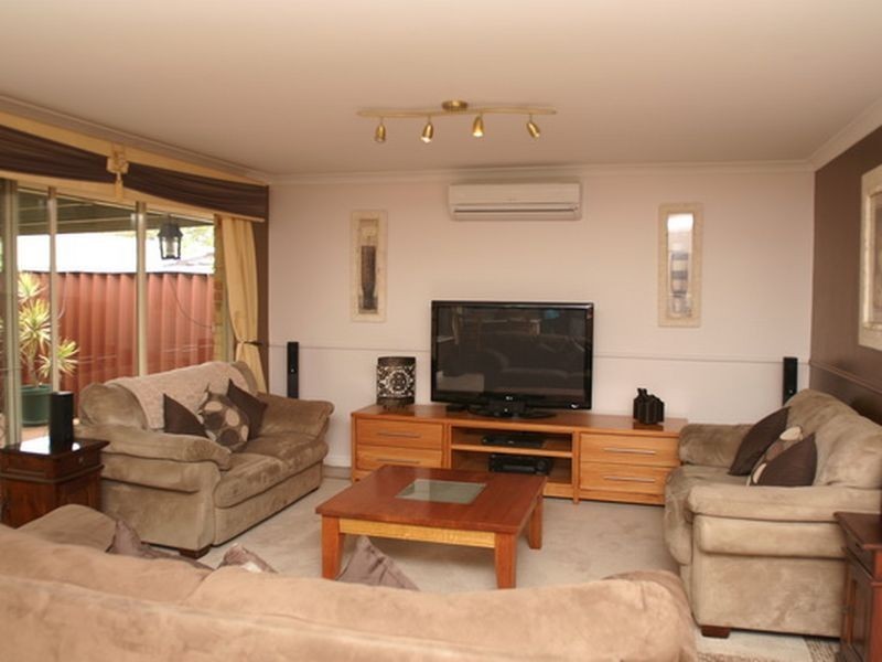 30 Veneta Circuit, Atwell WA 6164