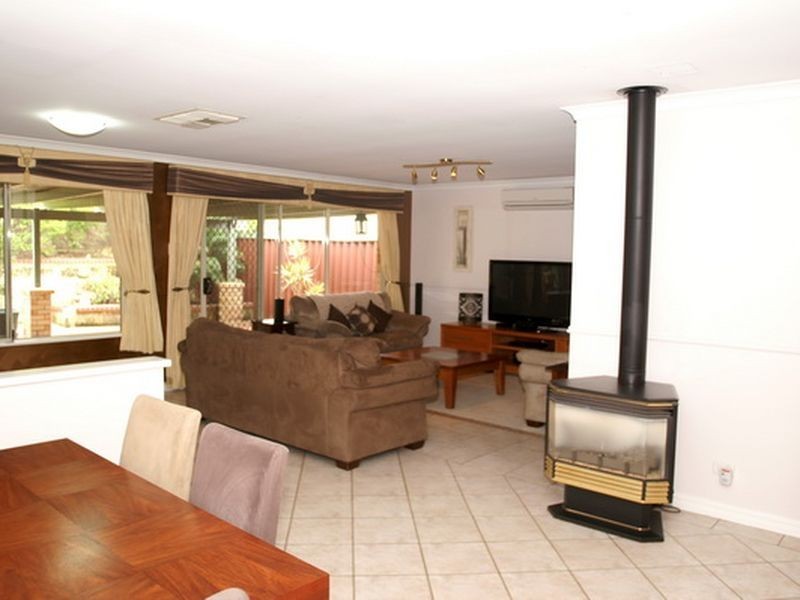 30 Veneta Circuit, Atwell WA 6164
