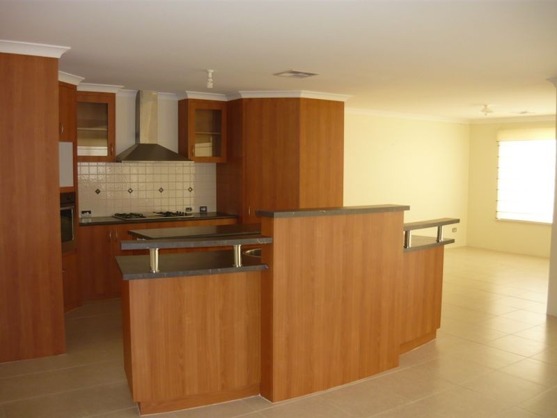 45 Aurora Drive, Atwell WA 6164