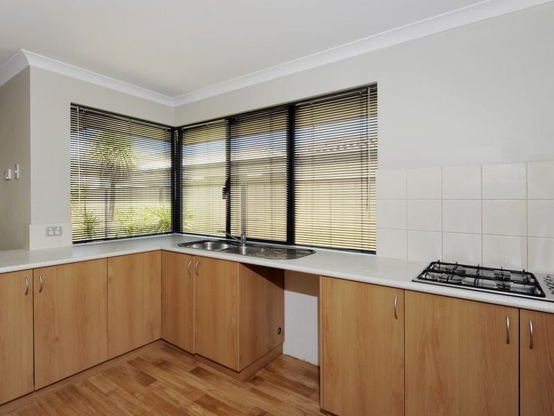 13 Plumwood Avenue, Hammond Park WA 6164