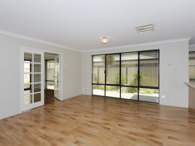 13 Plumwood Avenue, Hammond Park WA 6164