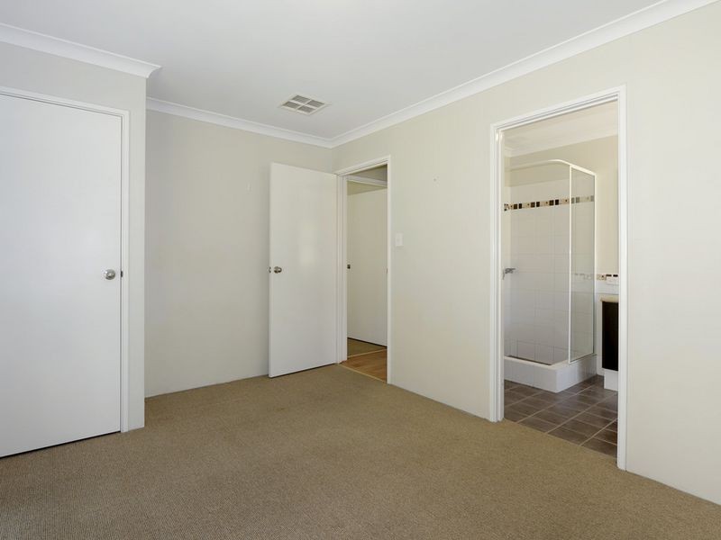 13 Plumwood Avenue, Hammond Park WA 6164