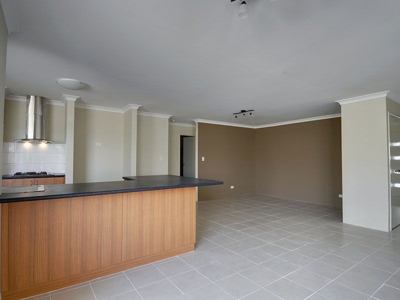 1/18 Cressida Parkway, Success WA 6164