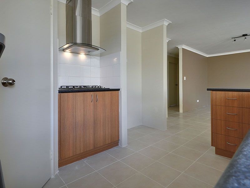 1/18 Cressida Parkway, Success WA 6164