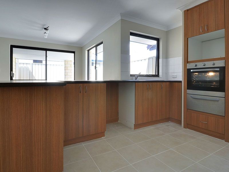 1/18 Cressida Parkway, Success WA 6164