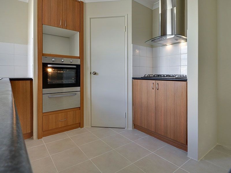 1/18 Cressida Parkway, Success WA 6164