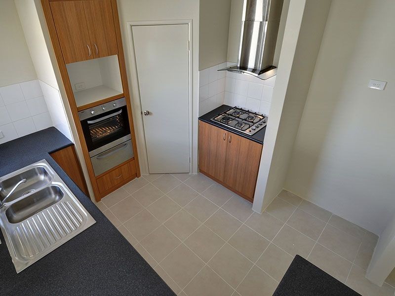 1/18 Cressida Parkway, Success WA 6164