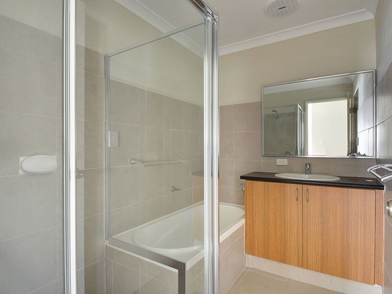 1/18 Cressida Parkway, Success WA 6164