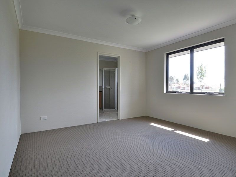 1/18 Cressida Parkway, Success WA 6164