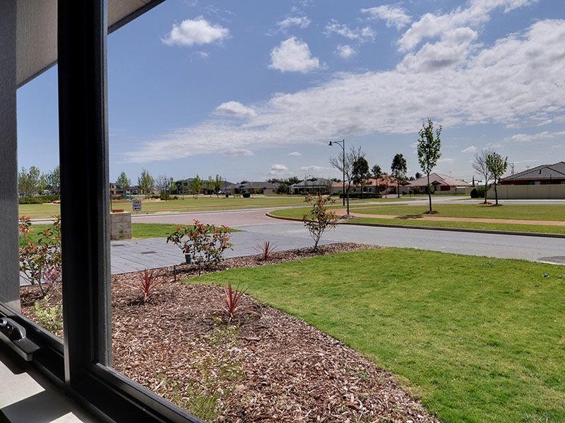 1/18 Cressida Parkway, Success WA 6164