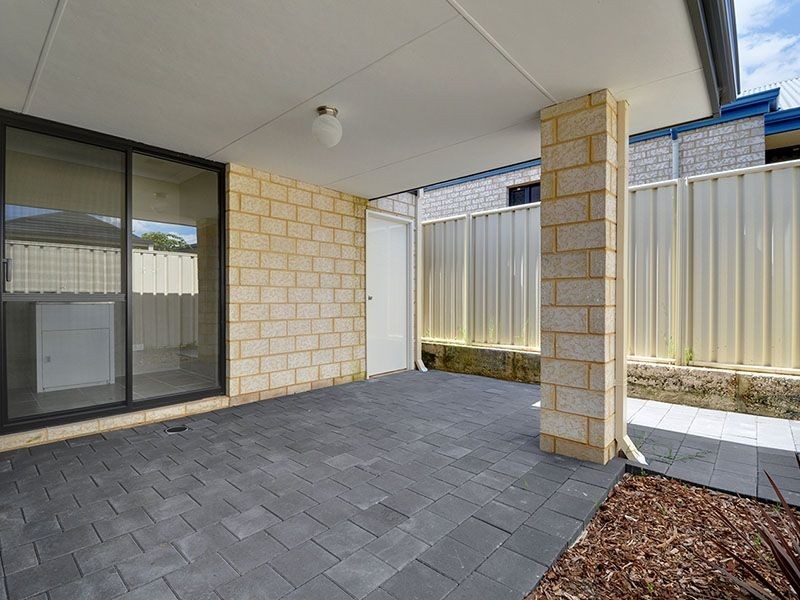 1/18 Cressida Parkway, Success WA 6164