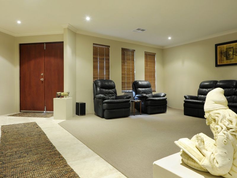 4 Springbrook Chase, Aubin Grove WA 6164