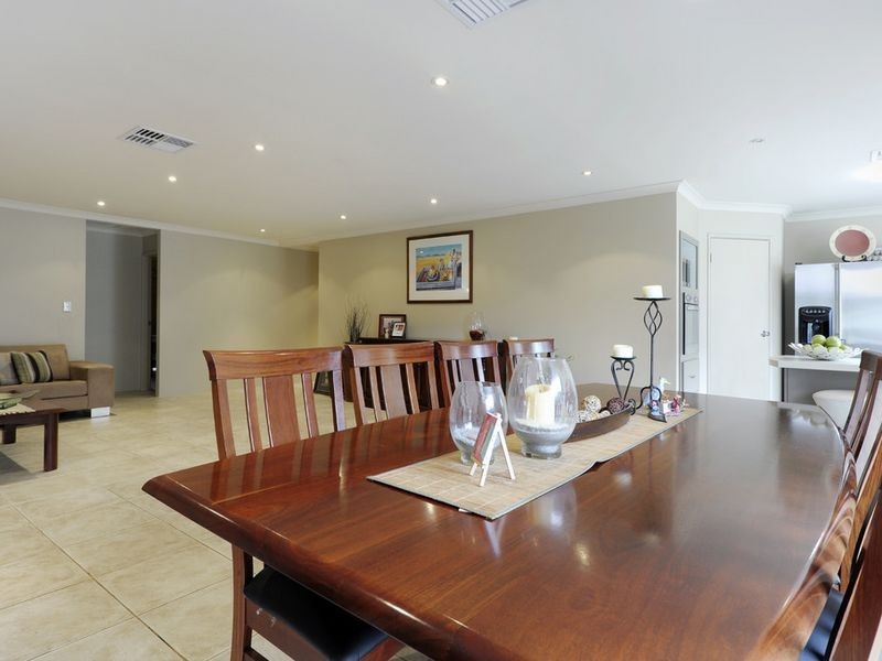 4 Springbrook Chase, Aubin Grove WA 6164