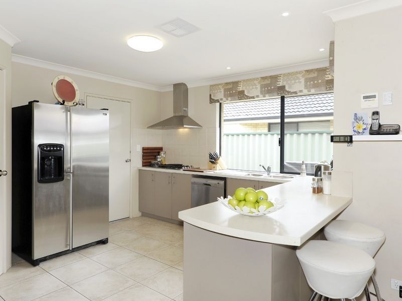 4 Springbrook Chase, Aubin Grove WA 6164