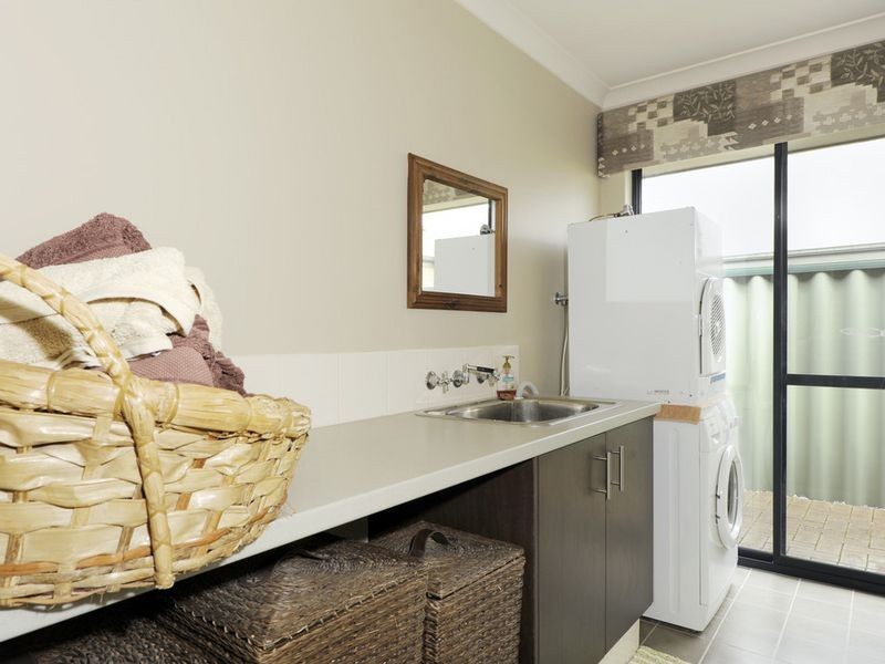 4 Springbrook Chase, Aubin Grove WA 6164