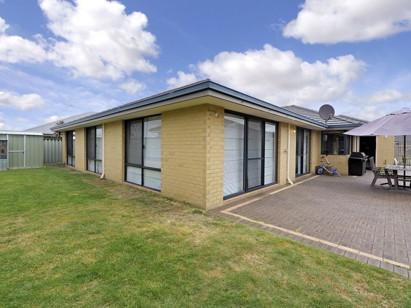 4 Springbrook Chase, Aubin Grove WA 6164