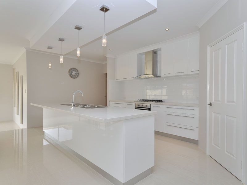 10 Crossville Way, Success WA 6164