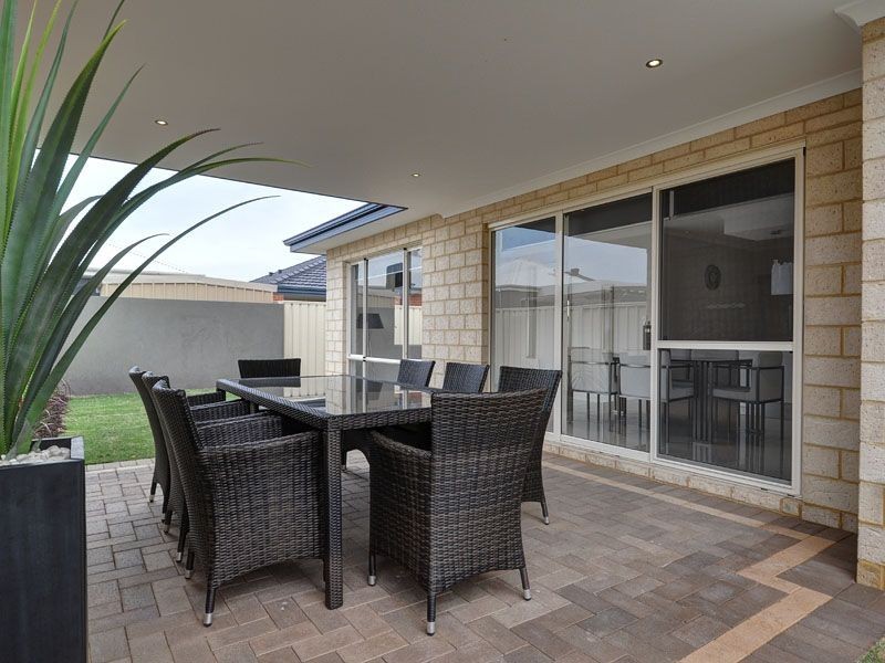 10 Crossville Way, Success WA 6164