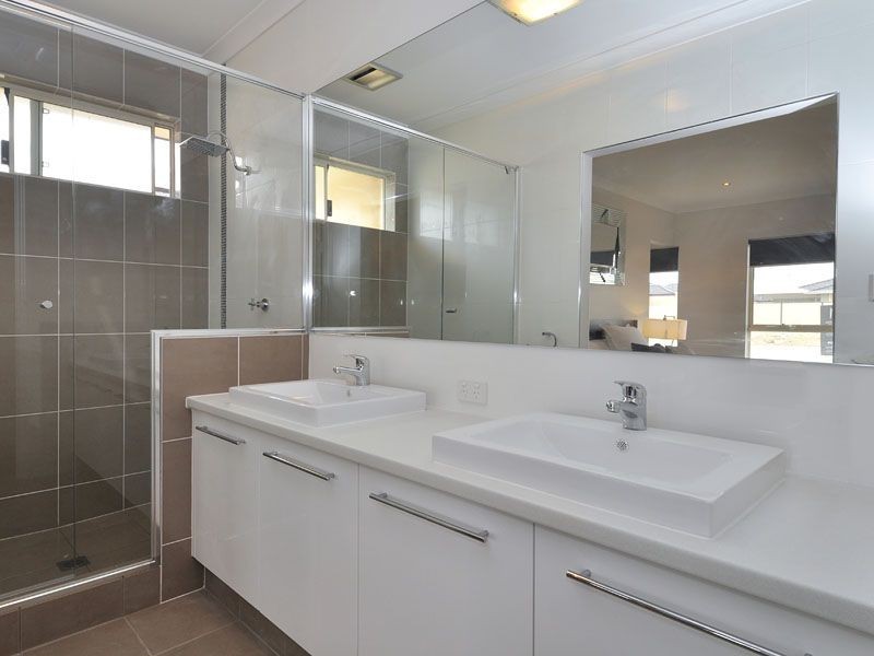 10 Crossville Way, Success WA 6164