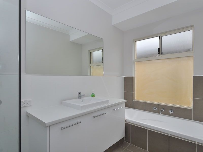 10 Crossville Way, Success WA 6164