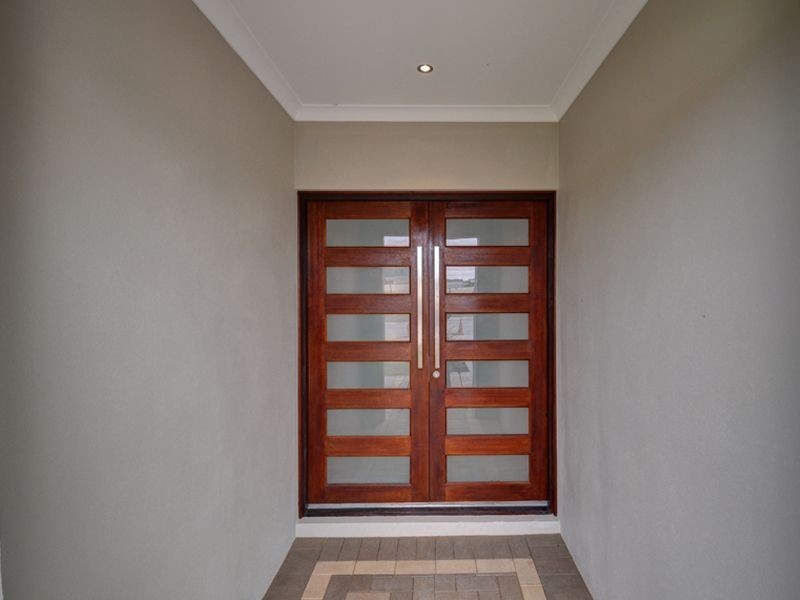 10 Crossville Way, Success WA 6164