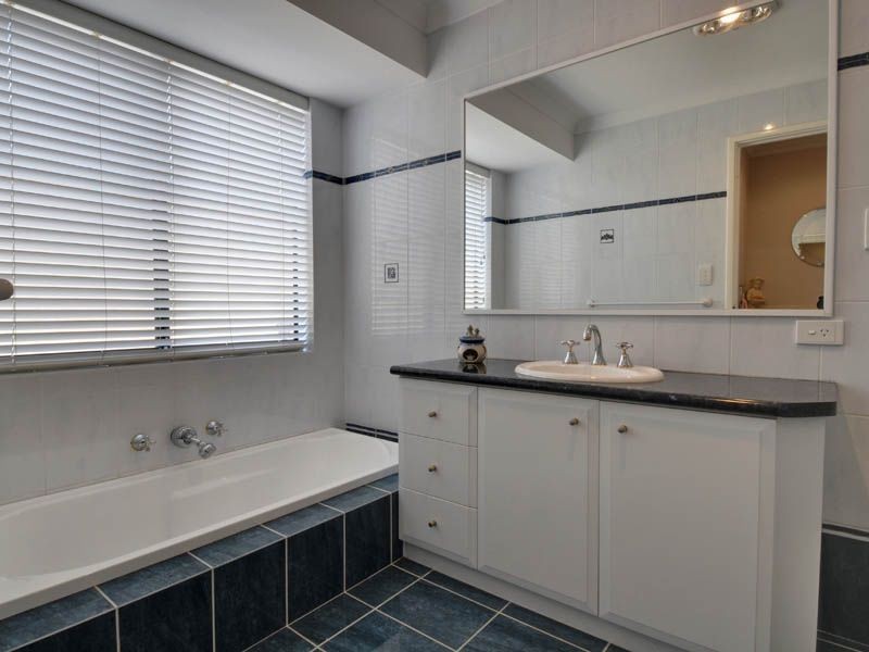 11 Belladonna Drive, Yangebup WA 6164