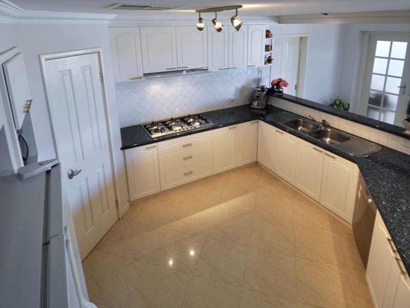 11 Belladonna Drive, Yangebup WA 6164