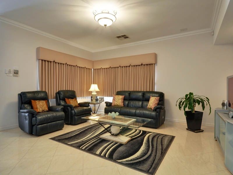 11 Belladonna Drive, Yangebup WA 6164