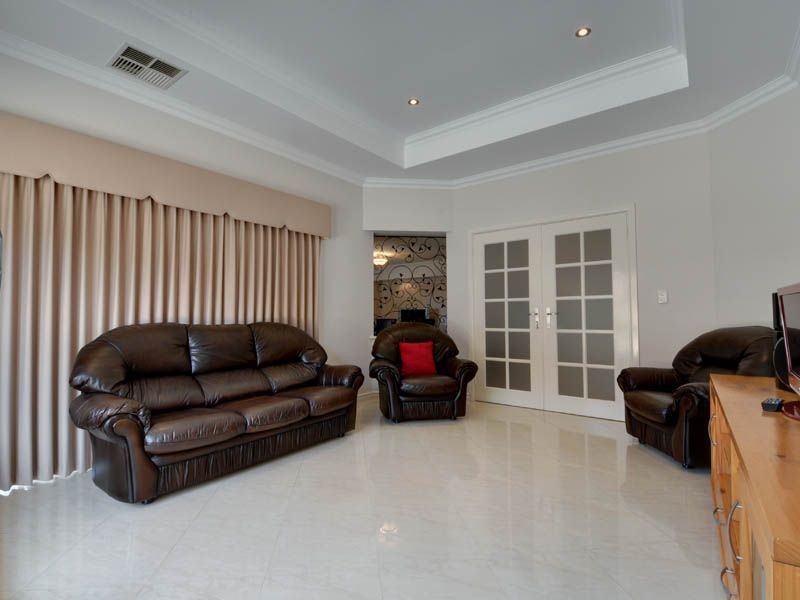 11 Belladonna Drive, Yangebup WA 6164