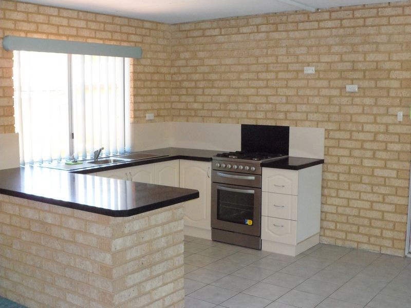 74 Malibu Road, Safety Bay WA 6169