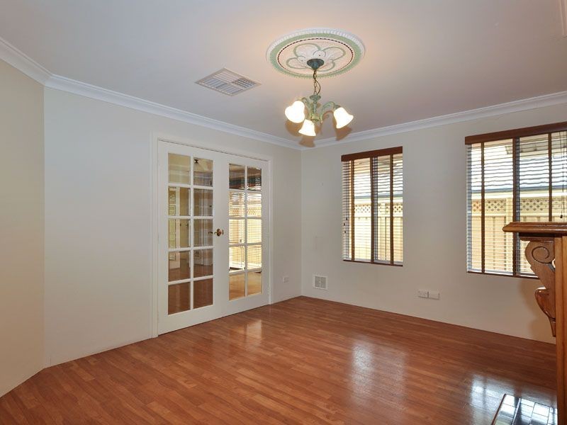 17 Portsea Gardens, Jandakot WA 6164