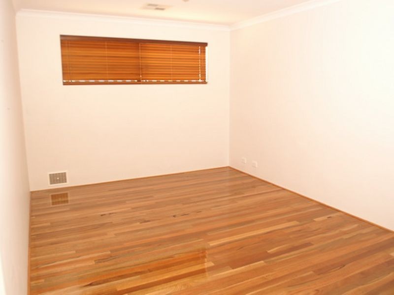 8 Halcyon Way, Atwell WA 6164