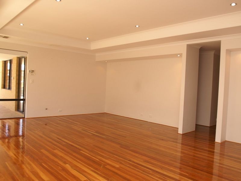 8 Halcyon Way, Atwell WA 6164