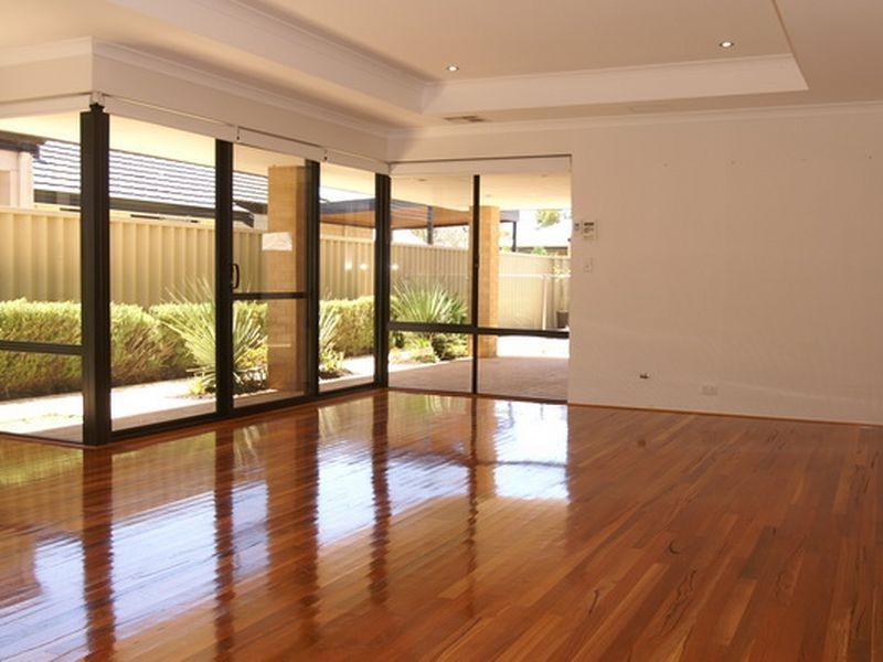 8 Halcyon Way, Atwell WA 6164