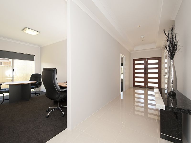 16 Flowerfield Loop, Southern River WA 6110