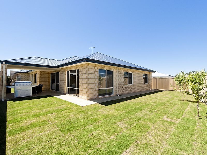 16 Flowerfield Loop, Southern River WA 6110