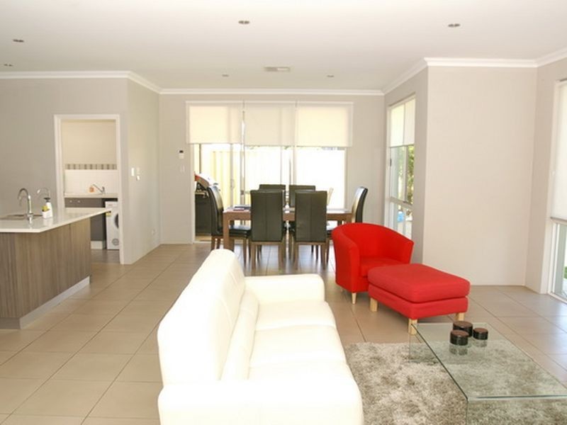 9 Hygeia Bend, Atwell WA 6164