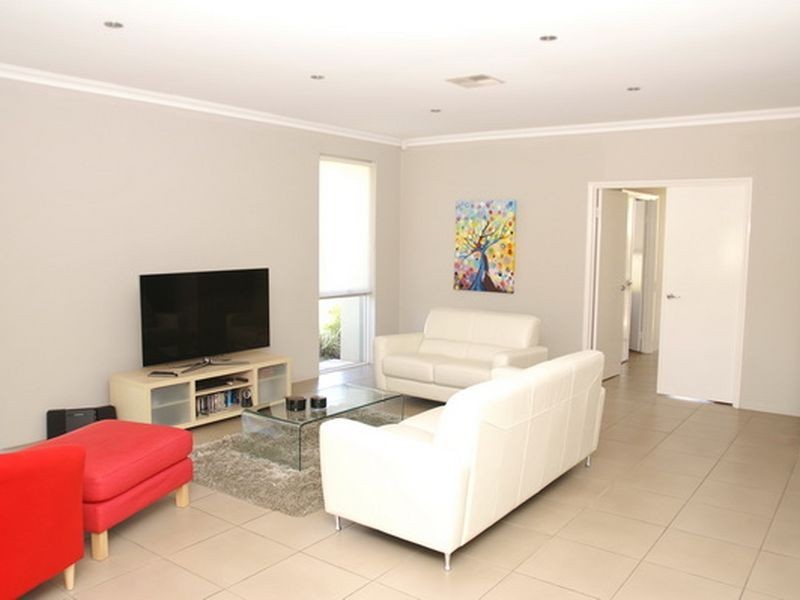 9 Hygeia Bend, Atwell WA 6164