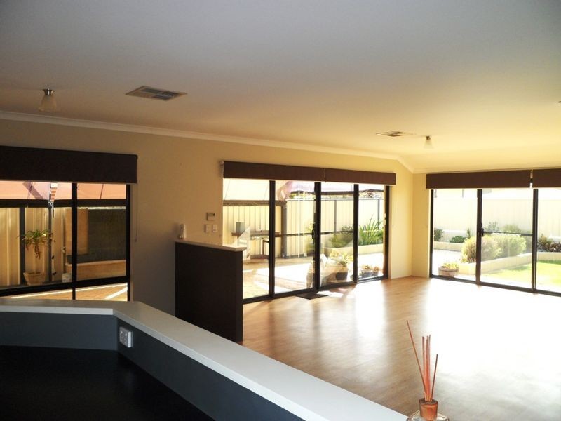 13 Lorne Avenue, Hammond Park WA 6164