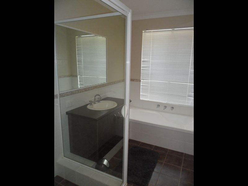 13 Lorne Avenue, Hammond Park WA 6164