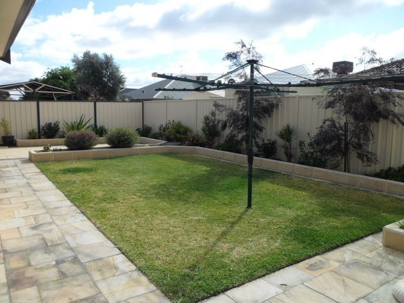 13 Lorne Avenue, Hammond Park WA 6164