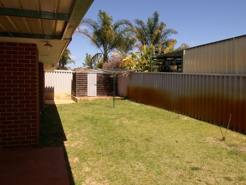 8 Roscommon Crescent, Orelia WA 6167