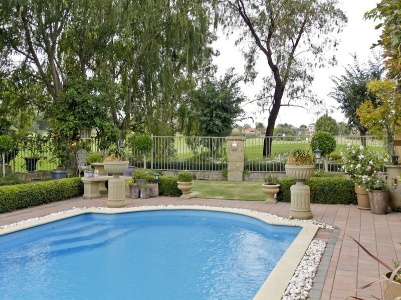 106 Glen Iris Drive, Jandakot WA 6164