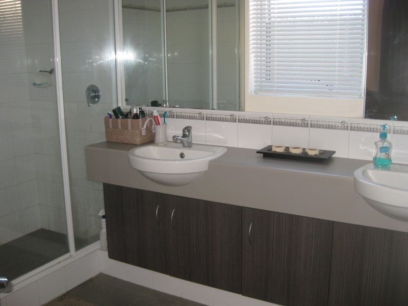 24 Barton Loop, Piara Waters WA 6112