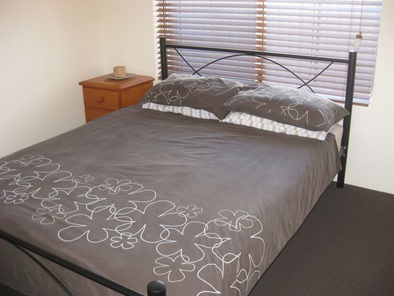 24 Barton Loop, Piara Waters WA 6112