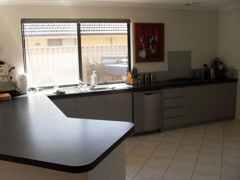 280 Tapper Road, Atwell WA 6164