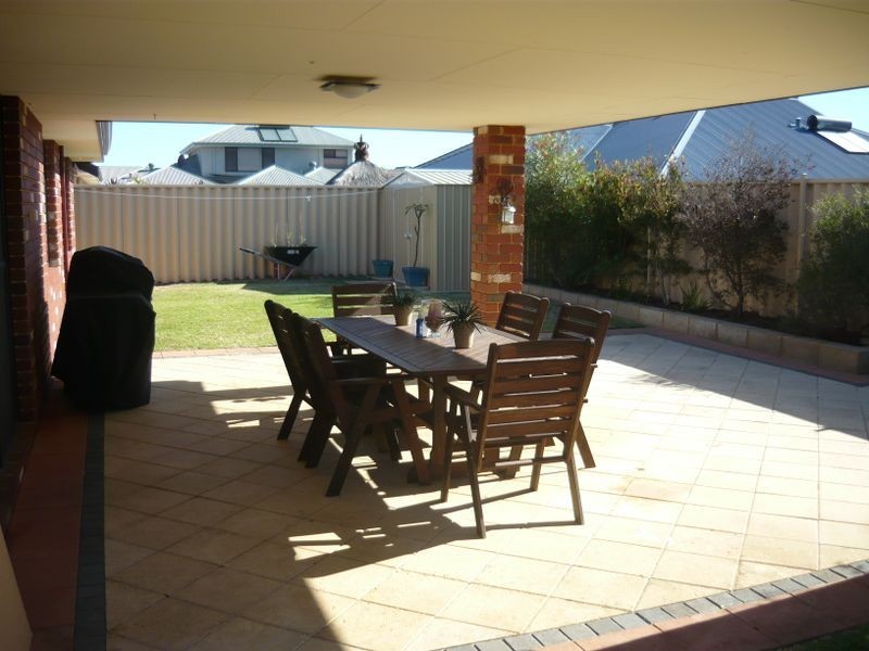 280 Tapper Road, Atwell WA 6164