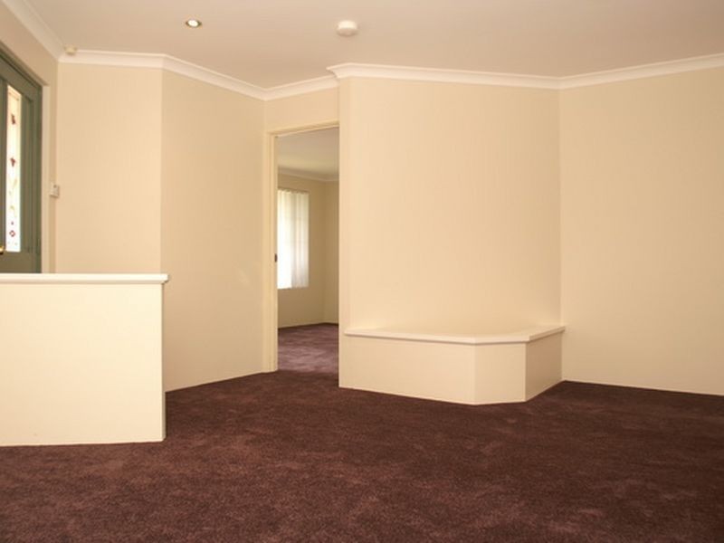 6 Woolmore Cross, Atwell WA 6164