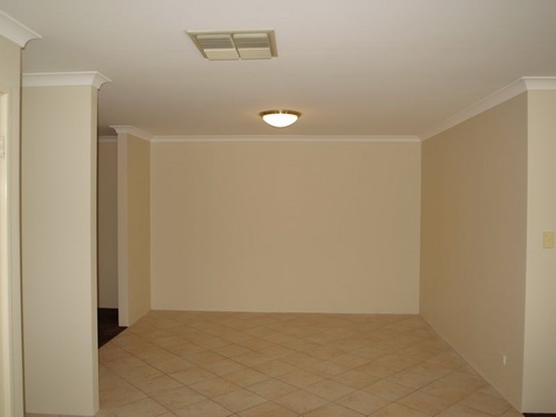 6 Woolmore Cross, Atwell WA 6164